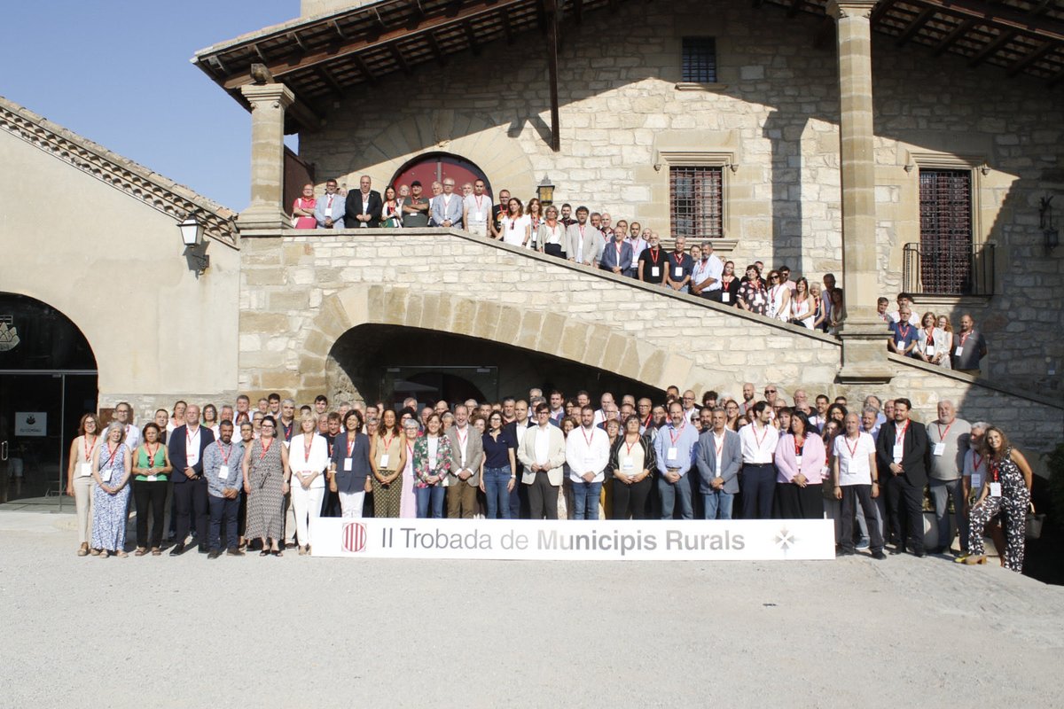 DiputacioLleida's tweet photo. 🗣️Jiménez demana aplicar la tecnologia per millorar la seguretat als municipis rurals
✅El vicepresident de la Diputació ha participat a la taula rodona sobre seguretat i justícia al món local.
👉Més informació a: https://t.co/OYihmu0exT 

#laforçadelsmunicipis https://t.co/4PuhjKK81j