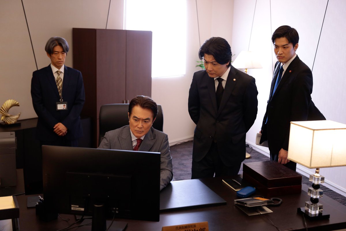 oricon's tweet photo. 【📺『告白－25年目の秘密－』】

次週予告公開
誘拐未遂事件に隠された衝撃の事実明らかに…

🔻松村北斗「僕は君の運命の人になる」
https://t.co/k6WqLZ6cN6

#土ドラ告白 https://t.co/LxFzGtNlAo