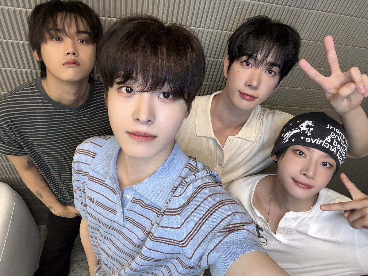onepact_'s tweet photo. [💙_ #원팩트]

이번 주는 비가 안 와서 다행이야☺️
오늘도 덕분에 즐거웠어! 내일 또 보자💕

#ONEPACT #원팩트 https://t.co/xe7ZCbqAlK