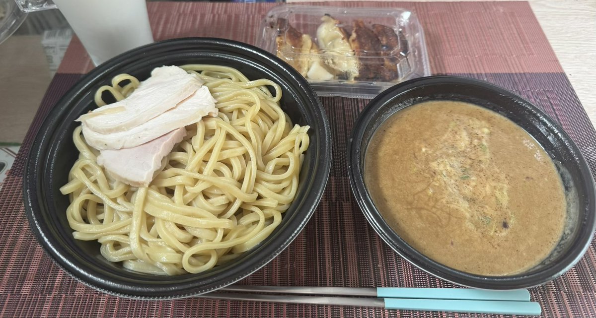 sabkdz's tweet photo. ぶたみ生活1日目！

美味しかったけど、後半飽きてきた😅 https://t.co/9s62lERyIT