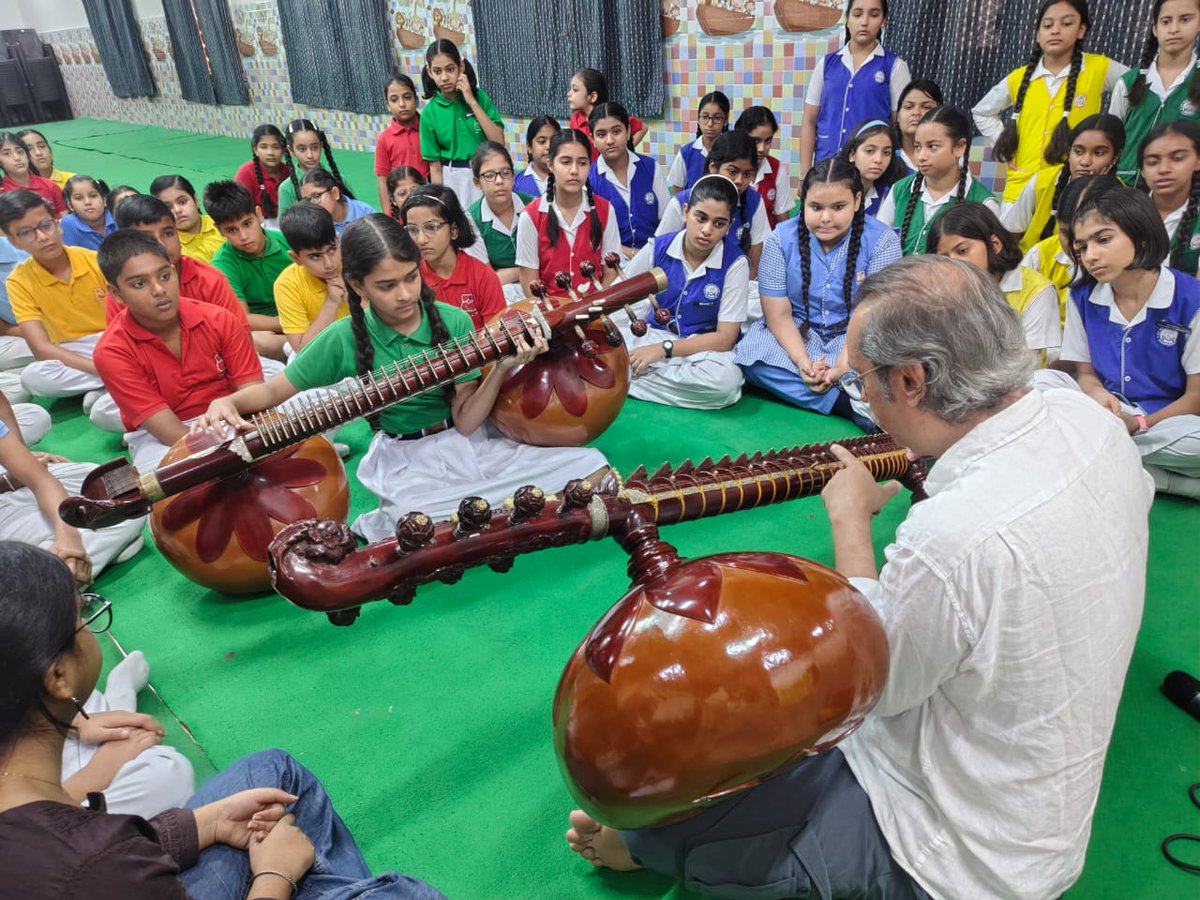 spicmacay's tweet photo. The 5-day Rudraveena Workshop by eminent maestro Ustad @BahauddinD Dagar commenced today at St. Mary's Academy, Mission Compound, Saharanpur,UP. The majestic Rudraveena is one of India's most ancient classical instruments. Kids will learn instrument's rich tradition &amp; techniques. https://t.co/o8eNxI2OSb