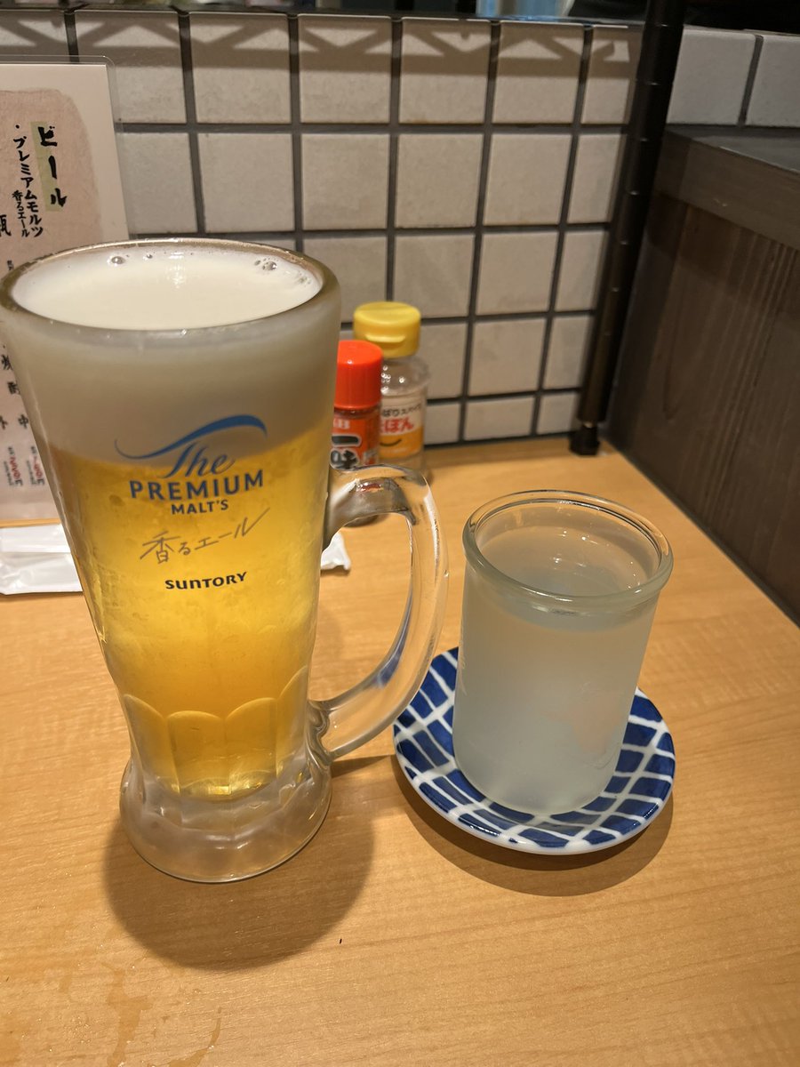 37256882's tweet photo. 知ってる店長のお店行ってビール頼んだ日本酒付いてきた。
終わった。
回復DAY終了。 https://t.co/Jp2CygwFpZ