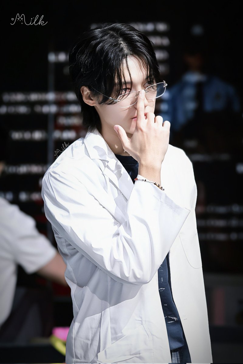 MiLKFactory1126's tweet photo. 260705 hl 대면사인회 

#우영 #정우영 #WOOYOUNG 
#에이티즈 #ATEEZ
@ATEEZofficial https://t.co/XcEfpCu6s8