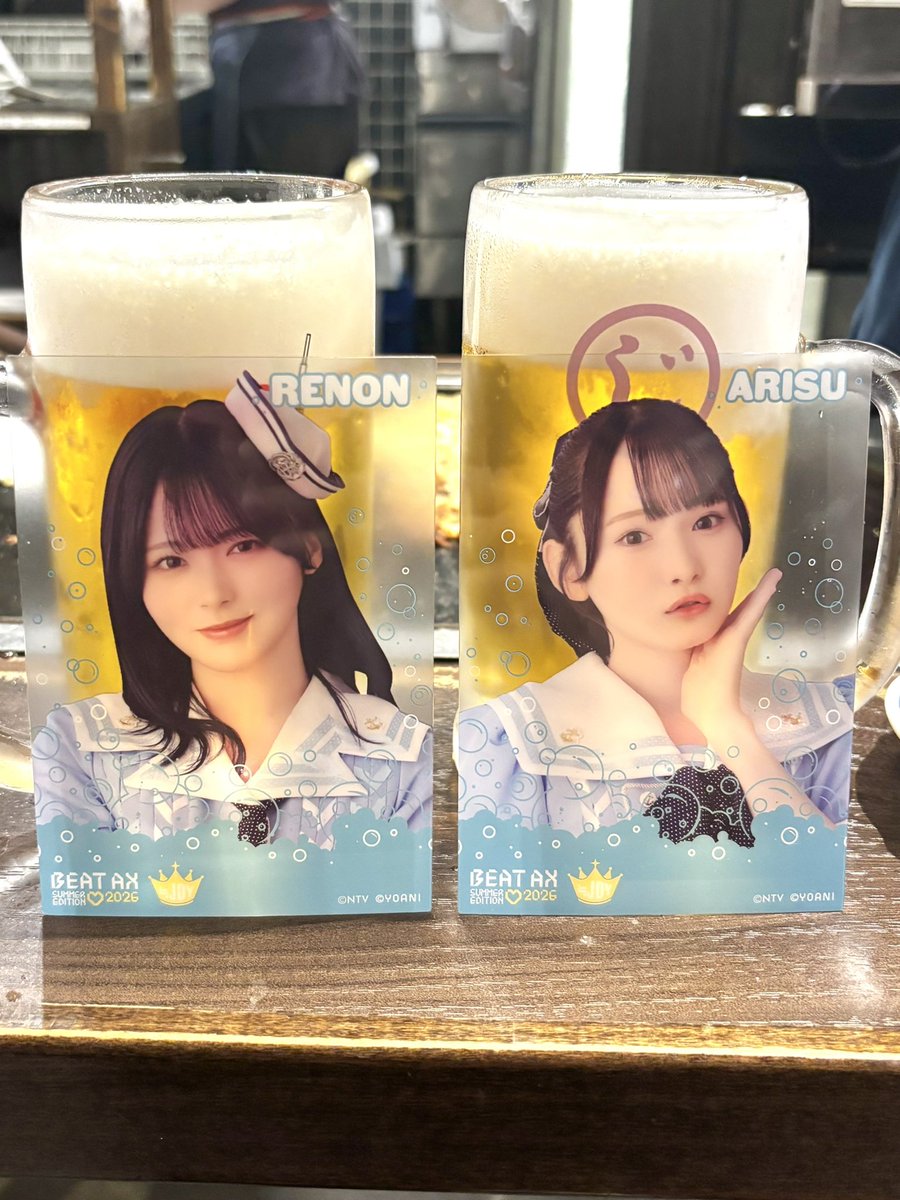 minmin_joy's tweet photo. 今回出たグッズのクリアカード、ビールとの親和性高すぎるのでオススメ https://t.co/E11nsXaj6t