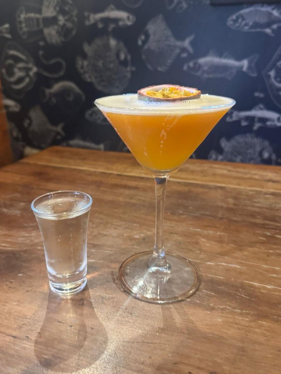 TheroyaloakSF's tweet photo. 🍸 Cocktail of the Week: Pornstar Martini ✨
Fruity, smooth and a firm favourite for a reason.
Made with the perfect blend of passionfruit, vanilla and a shot of prosecco on the side!
Join us at The Royal Oak and raise a glass 🥂 https://t.co/V0YtbiLr0W