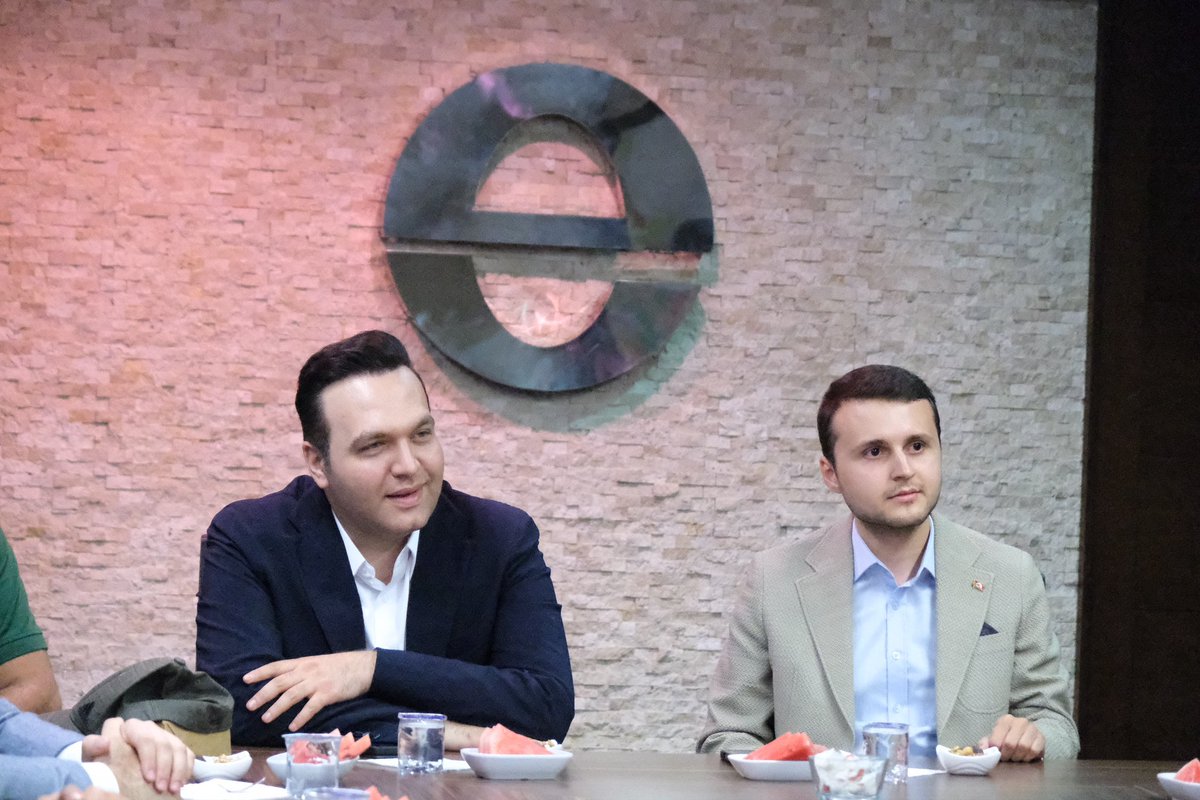avyusufibis's tweet photo. 📍İstanbul

Ensar Vakfı Genel Merkezi’nde Genç Ensar Başkanı @muhammedeminckr ve kıymetli ekibini ziyaret ettik.

Nazik misafirperverlikleri için teşekkür ediyoruz. https://t.co/3lJimEENQp