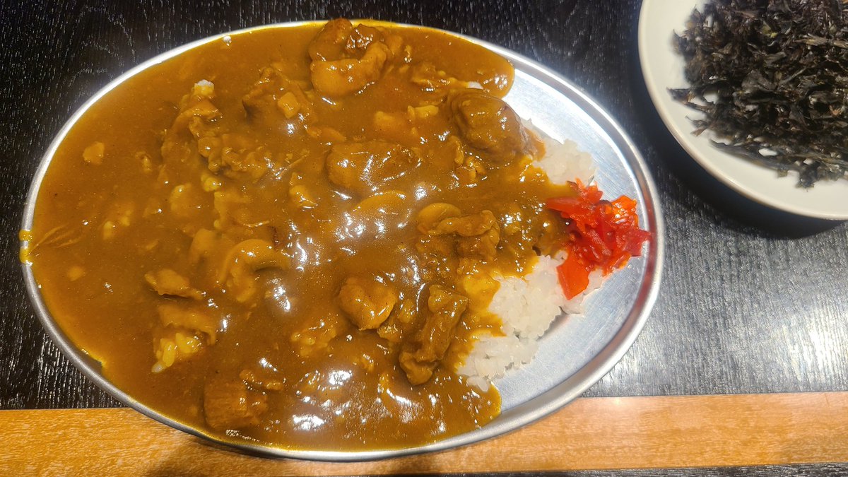 YUTO1026_LIng's tweet photo. 伏見:燕参上

らーめんもカレーも本気で美味しい最高のお店です。ごちそうさまでした！

KAD&amp;LIngで僭越ながら店内にサイン書かせていただき、曲もお店でかけていただきました！皆様も是非食らいにいってください🍜🍛🔥💿️

#燕参上 https://t.co/9xeMI3FlVE