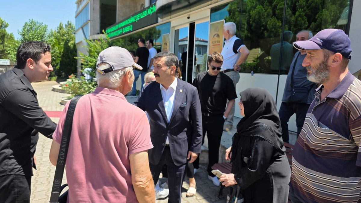 YS_Turkoglu's tweet photo. Geçmiş dönem yöneticimiz Hayriye Ateş Tevfikoğlu 'nun eşi Hasibe Ateş annemizin damadı rahmetli Tevfik Tevfikoğlu için okunan kırk mevlidine katıldık, tekraren başsağlığı diledik. 
Allah bütün geçmişlerimize rahmet eylesin. https://t.co/A0iypb9EvT