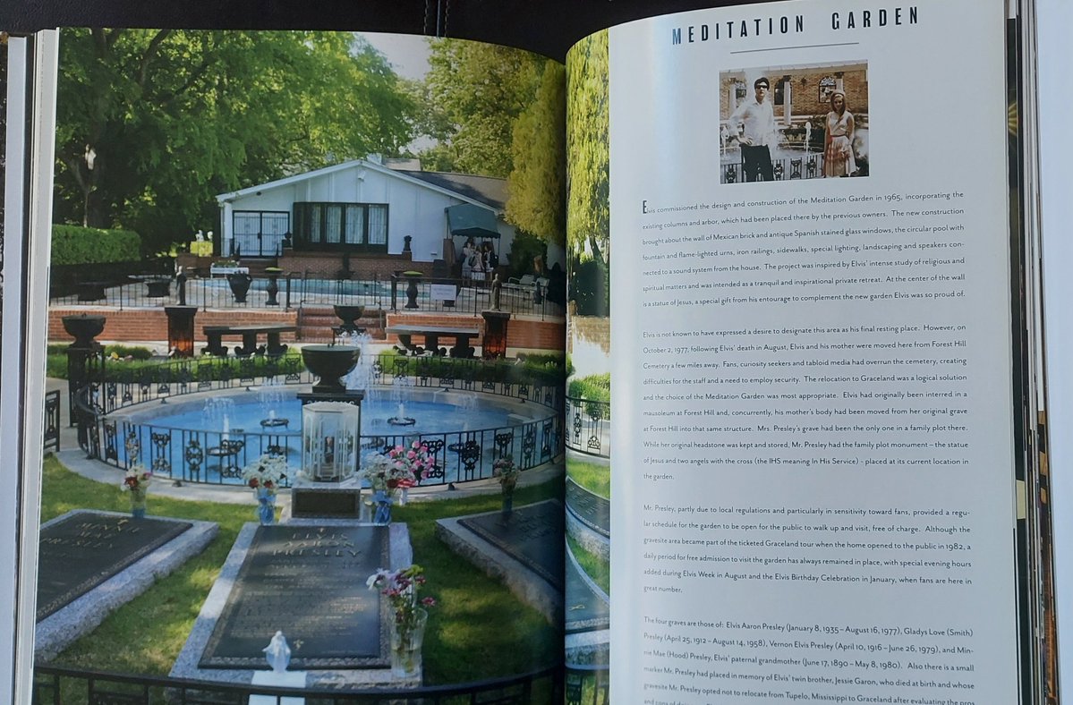 Jordi_E62's tweet photo. Title: Elvis Presley's Graceland Guidebook
Alt Title: Elvis Presley's Graceland: The Official Guidebook
Publisher: Elvis Presley Enterprises, Inc.
Published by: Graceland, Memphis, Tennessee, 2017
Language: English
Format: Hardcover #Elvis #Elvis2017 #ElvisHistory #Elvis2026 https://t.co/UhbwjoDTfk