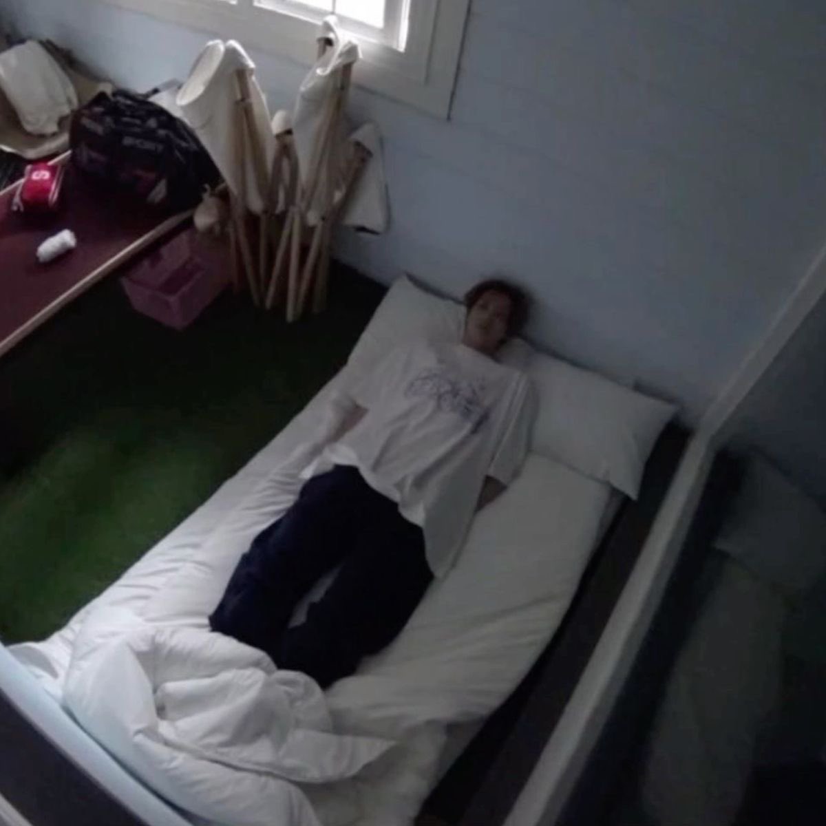 tonnyddonny's tweet photo. 잘자잘자 watchin’ us rise while you sleep https://t.co/3CndCVjQjK