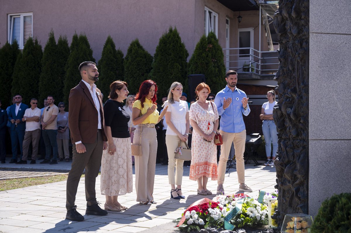 D_Mustajbasic's tweet photo. Danas smo u Bijelom Polju obilježili 11. jul, Dan sjećanja na žrtve genocida u Srebrenici. 
S poštovanjem odajemo počast nevinim žrtvama i čuvamo sjećanje uz poruku da se nikada i nikome ne ponovi. @DPSCrneGore https://t.co/ELIAjAu8Wi
