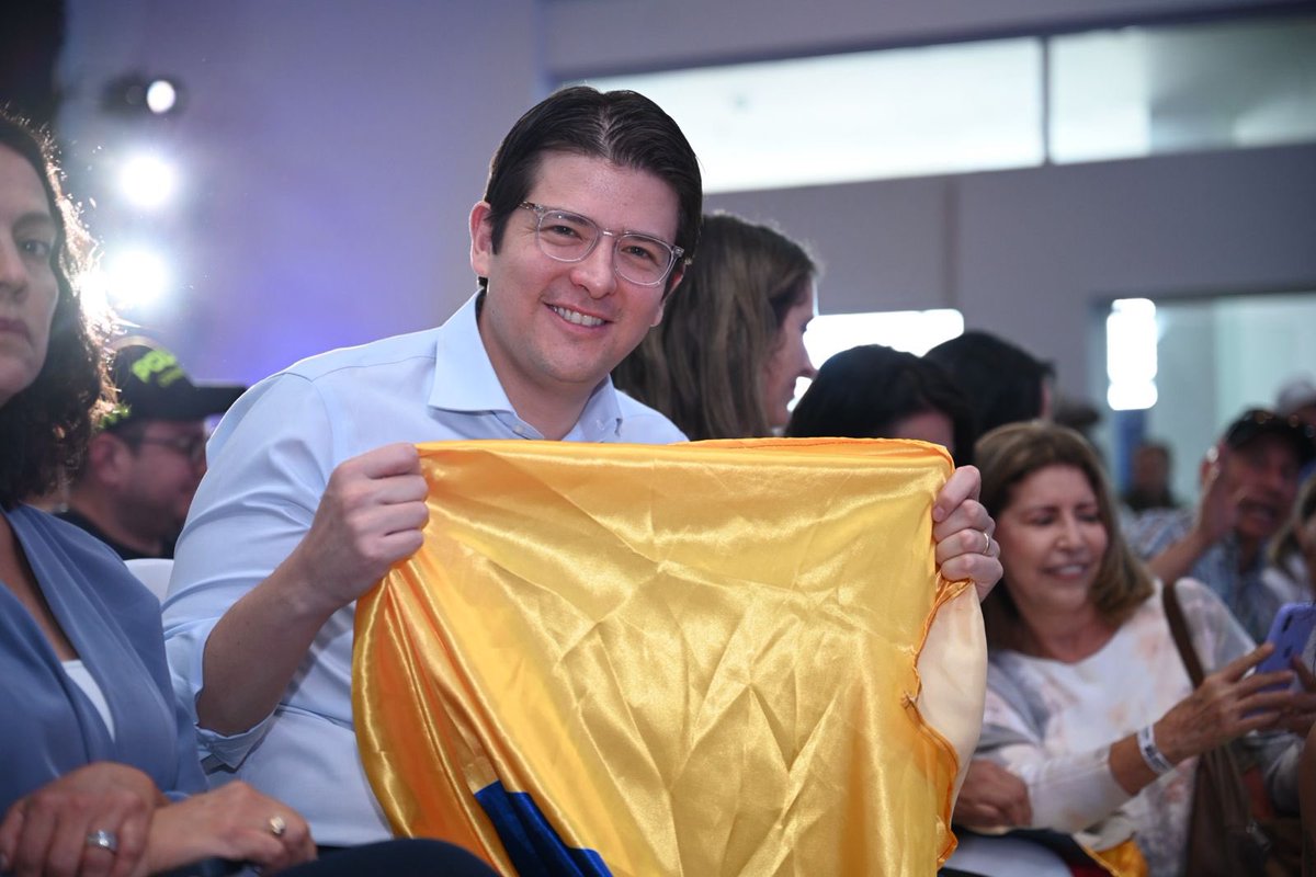 Miguel Uribe tweet media