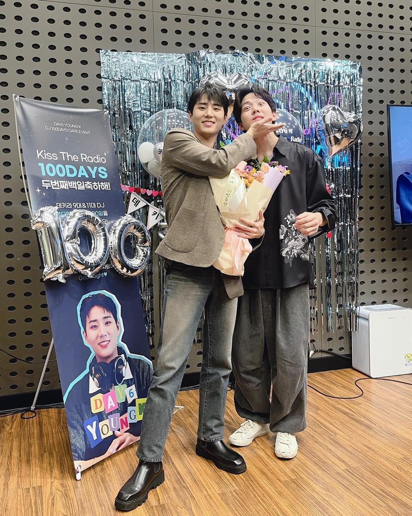 luckyfdw825's tweet photo. 견묘합사 성공사례,
같은 사진들이 항상 좋음 https://t.co/WCpteAob8c