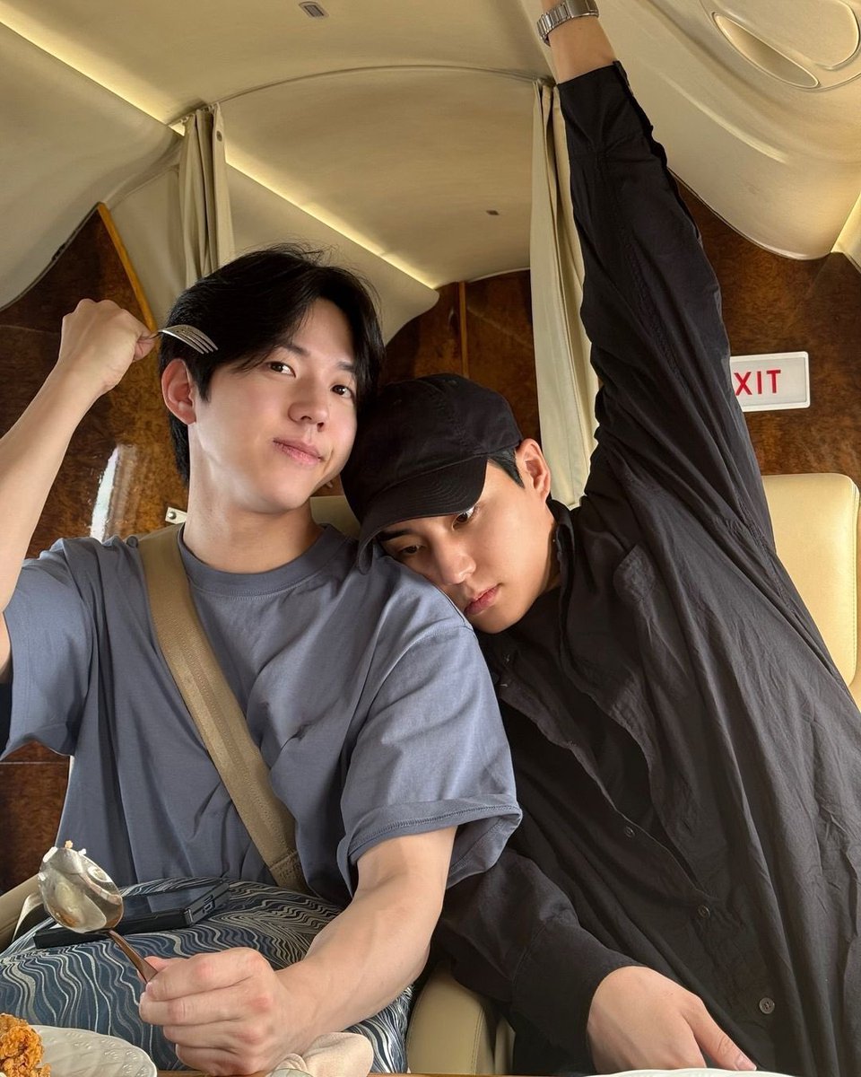 luckyfdw825's tweet photo. 견묘합사 성공사례,
같은 사진들이 항상 좋음 https://t.co/WCpteAob8c