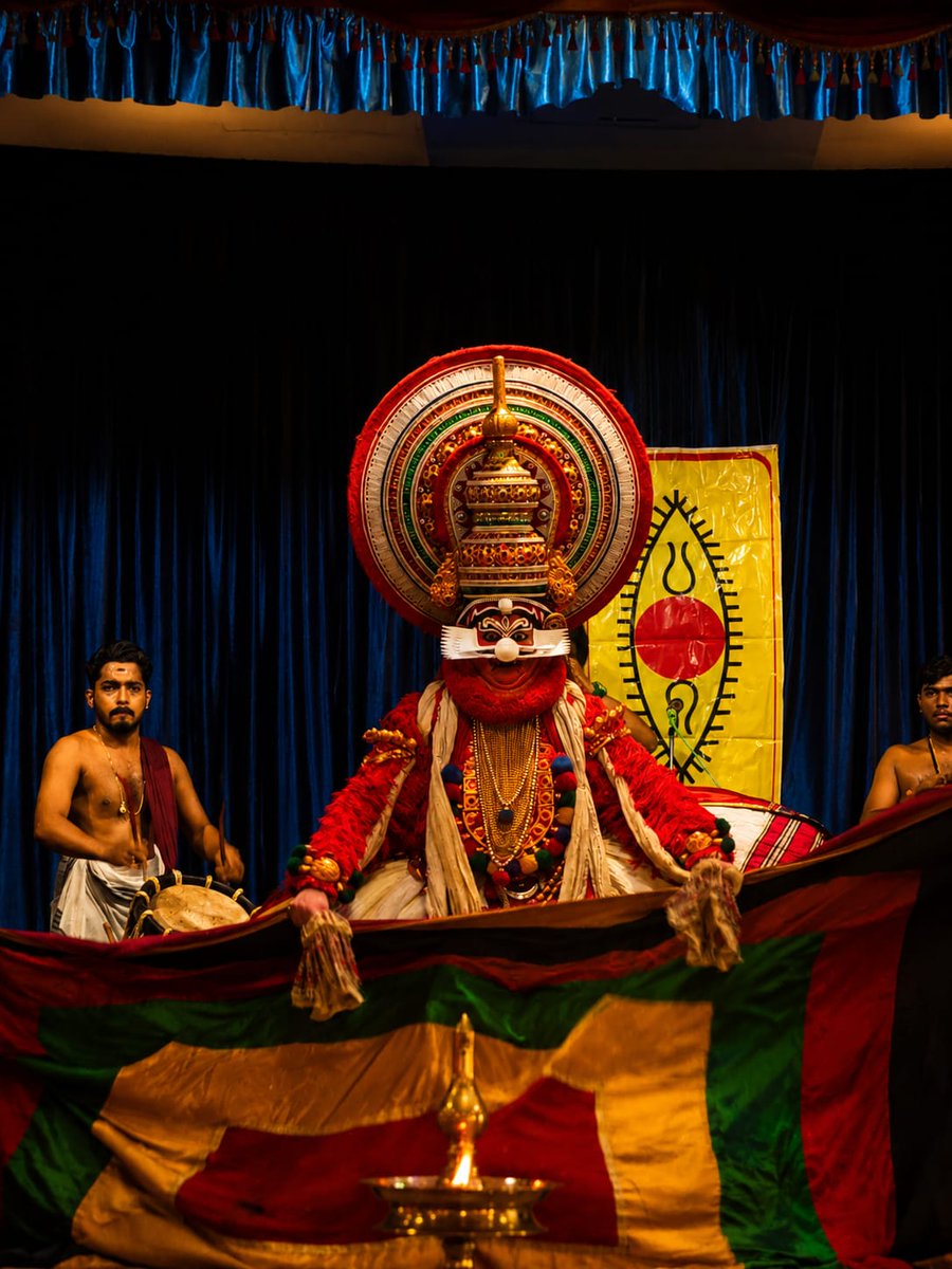 spicmacay's tweet photo. #SPICMACAY #Kerala chapter organised a Lec Dem of #Kathakali by #RenjiniSuresh &amp; team at #BhavansVidyalaya, Elamakkara, #Kochi. They performed the story of "#DakshaYaga", mythological tale of the arrogant Emperor Daksha, his daughter Sati, and her husband Lord Shiva. https://t.co/Vw3U8TCzZN