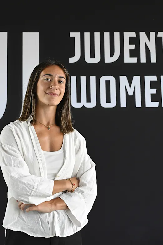frances14372469's tweet photo. Ma allora benvenuta nella famiglia bianconera Juliaaaaa🤍🖤🇪🇸
Finalmente un colpo da Juve, presente e futura 🦓
#JuventusWomen #JuliaBartel #Bartel #JB14 #Juventus https://t.co/wUtujn1yvz