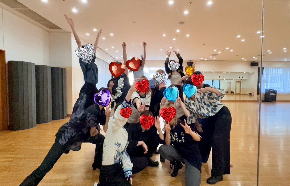 cos_danceparty's tweet photo. 本日全体リハーサルを行いました！
本番まであと1ヶ月ちょっと
メンバー一同、皆様にお会いできることを心よりお待ちしております💎

#ねじダン
#ねじれた世界のダンスパーティー https://t.co/xafXsGeqn7