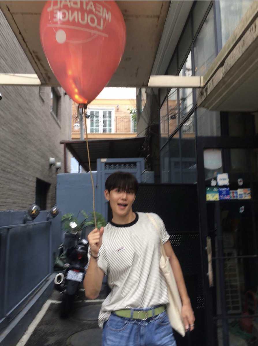 lilylvhoneyhun's tweet photo. #승훈 #SEUNGHUN #スンフン https://t.co/mwFRRTUas8