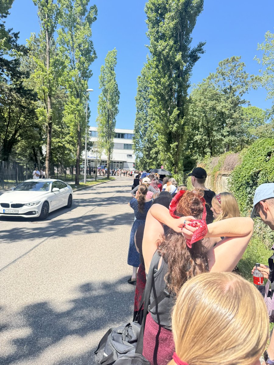 Vinnd_k's tweet photo. Never Again
Pick Up BTS in Munich https://t.co/DM4vfrwoK6