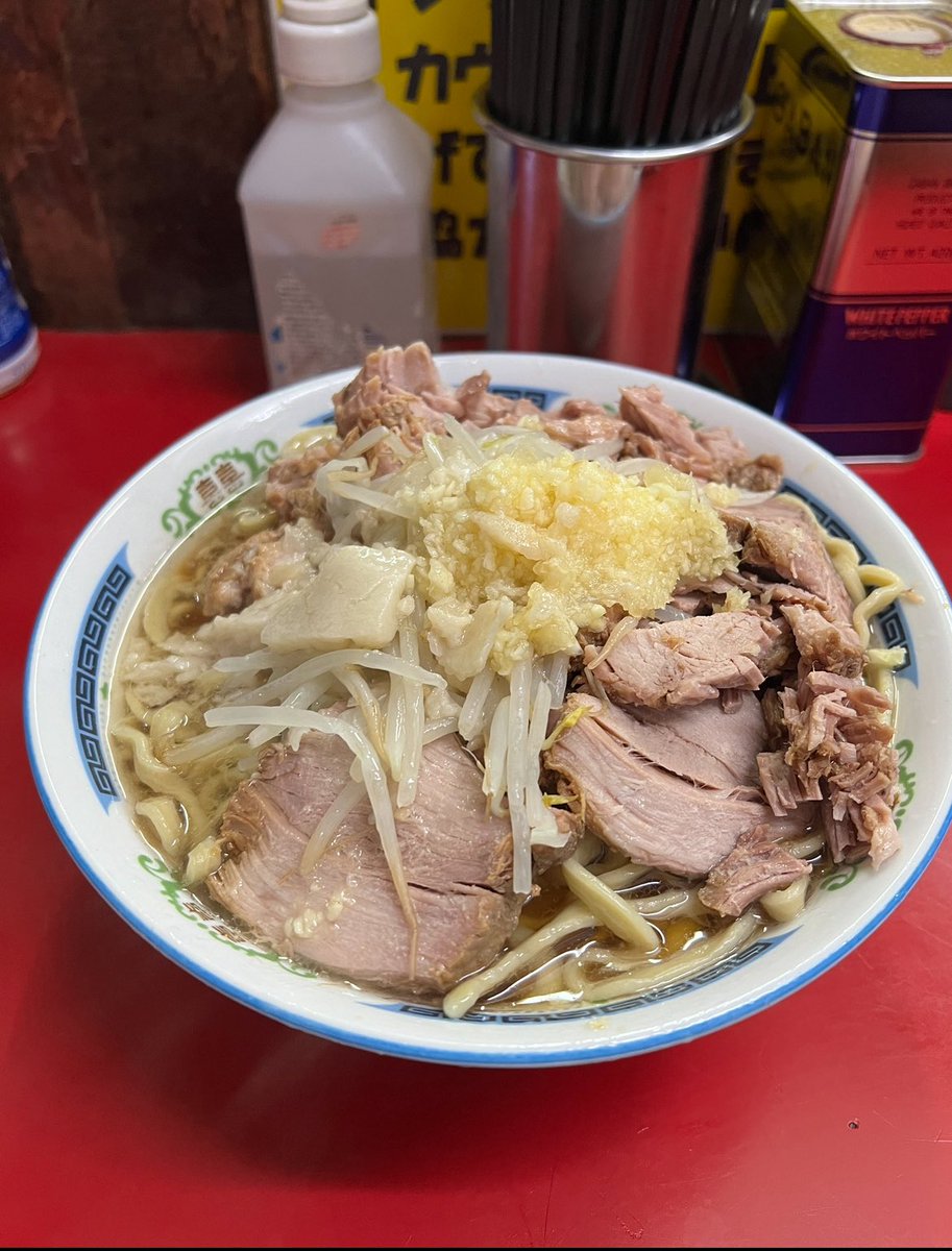 NOSUKE_good's tweet photo. ラーメンの日という事で
僕の大好きなラーメン二郎を、、、
『ラーメン二郎　ひばりヶ丘駅前店』
『ラーメン二郎　目黒店』
『ラーメン二郎　仙川店』
『ラーメン二郎　神田神保町店』
食い尽くしたいです😋🍜
#ラーメンの日　#ラーメン二郎 https://t.co/BksfvQHjfo