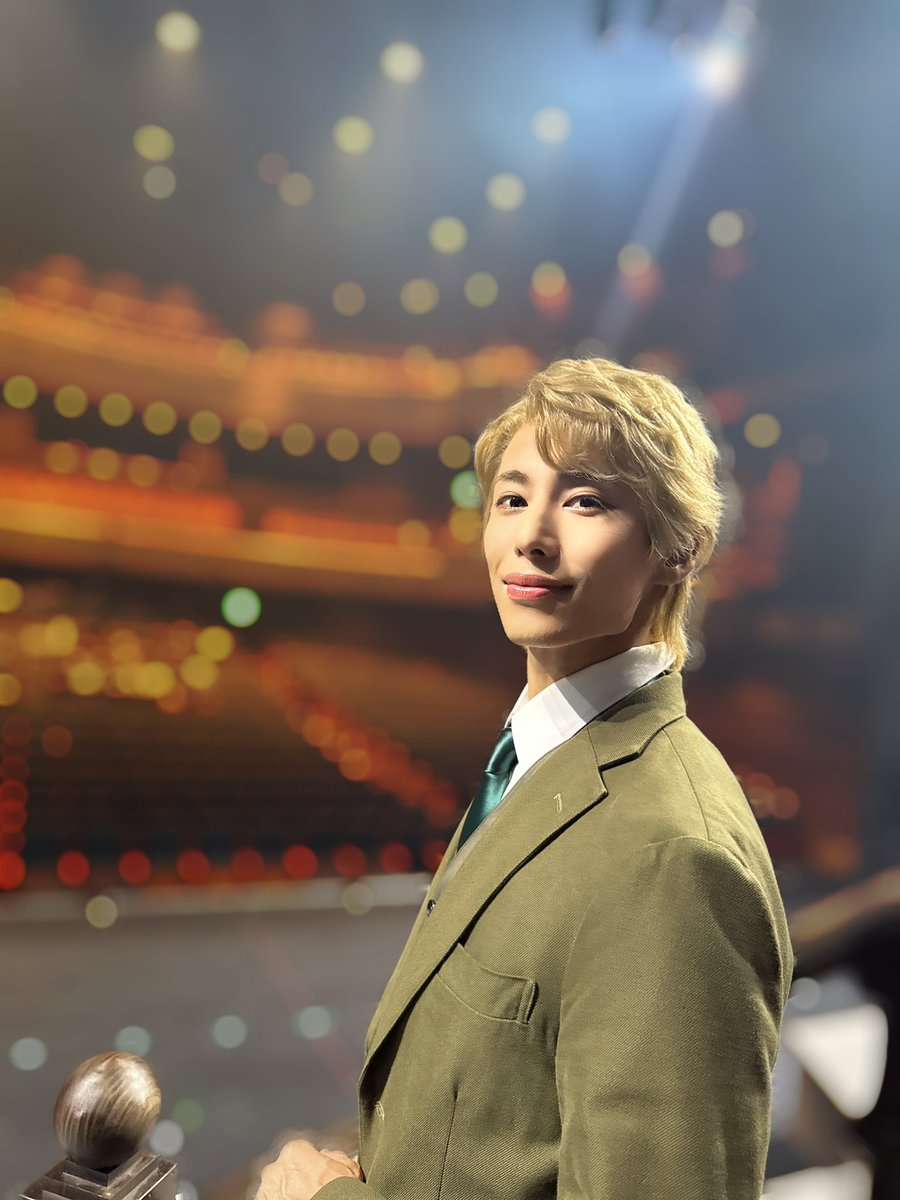 shinichi1109's tweet photo. ミュージカル『憂国のモリアーティ』緋色の研究 Reprise
Rep組8公演目が終了！

ご来場くださった方々ありがとうございました！

今日は
共演者の仲間達にとても助けられている、という気持ちを強く感じられた日でした。

座組の大切な仲間達と一緒にこの作品を作れるのもあと5公演。

作品の事も、仲間の事も大切にしながら
最後まで過ごそうと思います。

#モリミュ