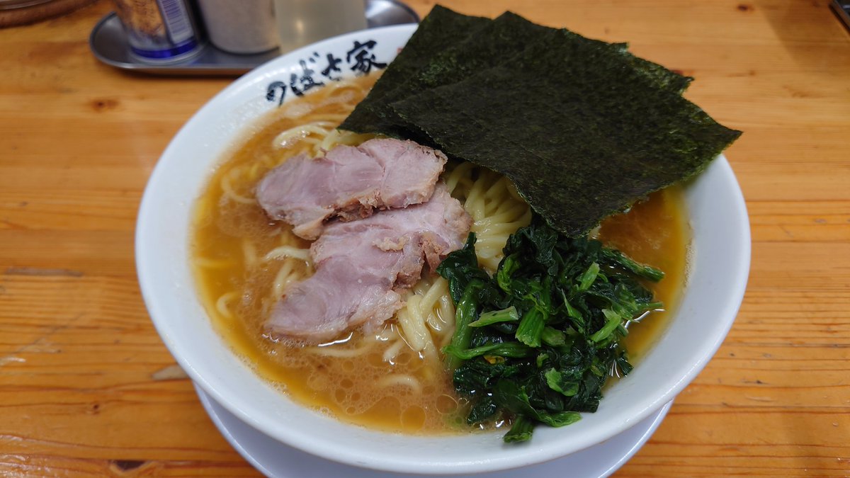 sh5050022's tweet photo. 今日はヤケ食い気味で、武蔵境つばさ家さんへ。
ラーメン大盛り、固め・濃いめで。
にんにくも遠慮なく入れちゃった！
BGMがNACK5なのも安心する。
ただただラーメンと向き合う時間を作ってくれて、ありがとうございます😊

#つばさ家 #武蔵境 #ラーメン #家系 https://t.co/DAdF87Q5m7