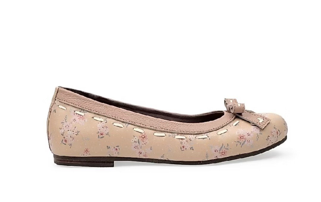 cupidpuncher's tweet photo. GILA LOKAL BRAND MAKIN MANTEP AJA, SECAKEP INI PLEASE SEPATUNYA😭 https://t.co/xD9fgmkmBG