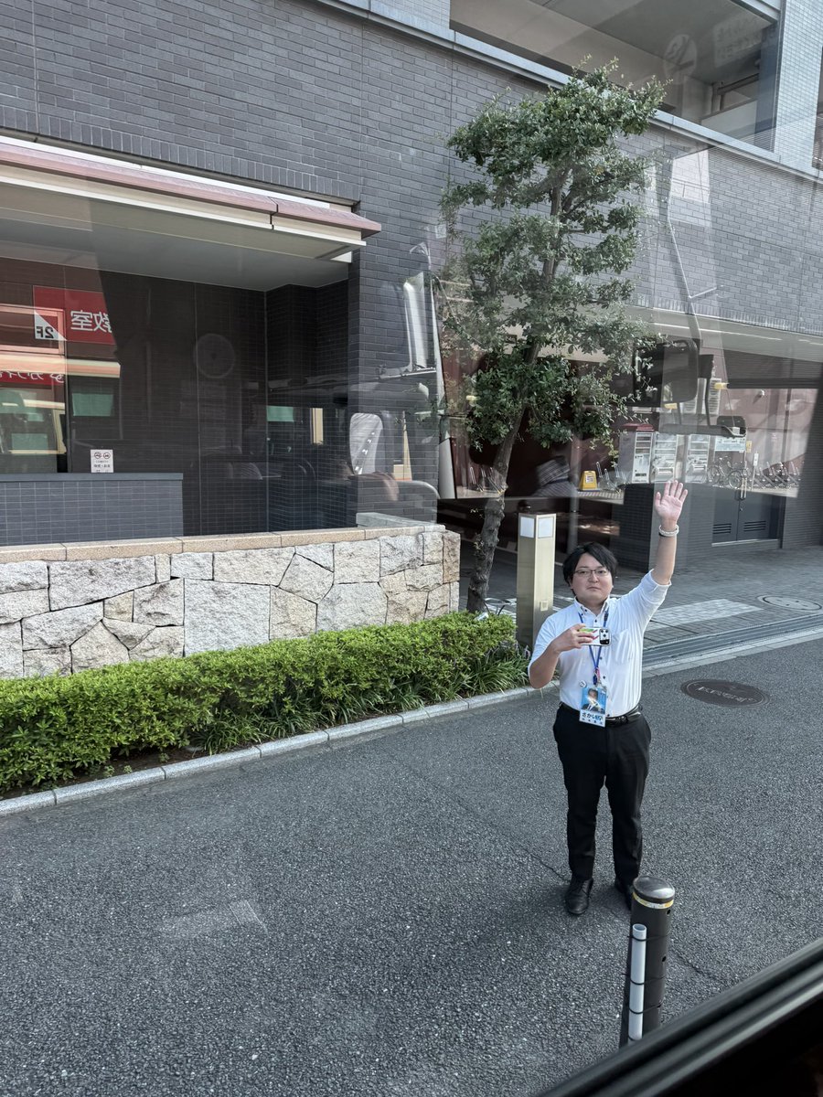fushimi1988's tweet photo. 今日は、事務所でお世話になっている町内会のバス旅行！
初の日本平、残念ながら大好きな富士山は望めませんでした🗻が
美味しいお寿司🍣食べ放題❣️
皆さんとの会話、スケジュール通り戸塚に帰って来ました。
そのまま、とつか夏祭りです。 https://t.co/TIbZt1qWRr
