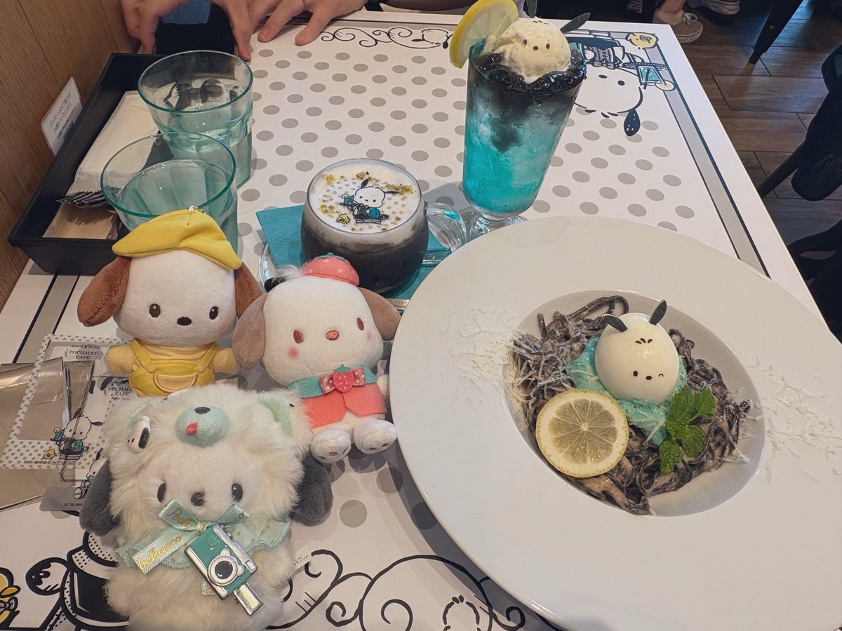mii0sk2's tweet photo. ポチャッコカフェ行ってきた🍰
可愛い空間で幸せでした〜！料理も美味しかった！たくさん食べた笑 グッズも買えたしランダムは被りなしだったから嬉しかった🥹推ししかいないランダム最高☺️ https://t.co/JsVBFbWp7O