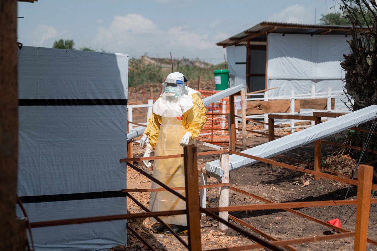 QNA_Deutsch's tweet photo. Die Zahl der Todesopfer durch das Ebola-Virus in der Demokratischen Republik Kongo ist auf 648 gestiegen
#QNA #DRKongo
https://t.co/9yeJZWhLiU https://t.co/looEpfNffZ