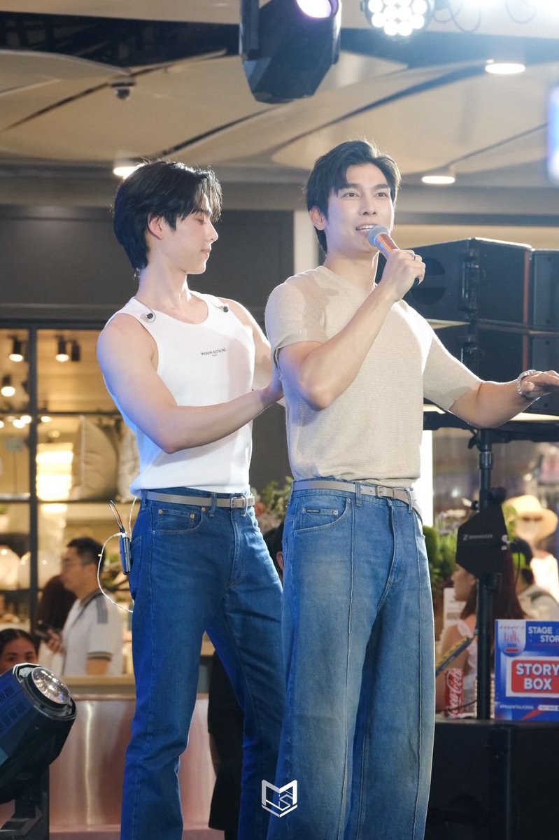 MewsuppasitTH's tweet photo. น้องซันนี่ เสื้อขาวมากกกก🫣🫣

PRAEW X MEWSUNNY TALK

@MSuppasit @sunnywnrt
#MewSuppasit 
#sunnywnrt
#PraewTalkxMewSunny
#PraewTalk2026 https://t.co/iwGfrG0EUY