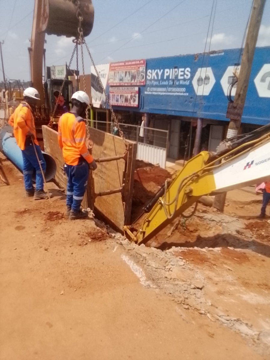 nwscug's tweet photo. Water Supply Interruption– Wakiso & Kakiri

Dear Valued Customers,

We wish to inform you that NWSC, through our contractor SOGEA SATOM, is carrying out important pipe-laying works along Hoima Road under Project Package 2B.

This project will stabilise and significantly improve water supply reliability to Wakiso and surrounding areas.

To allow safe and efficient completion of the works in sections with limited utility corridor space, we have temporarily interrupted water supply.

Affected Areas Include:

Wakiso Town, Kayunga, parts of Gombe, Kasangombe, Kyoga-Banda Road, Namusera, Kakunyu, Mende, Kakiri, Kikumbampanga, Kiterede, Mpunga, Muyomba and surrounding areas.

Expected Duration:
The works are scheduled to take approximately 18 hours. Normal water supply will be restored progressively once completed.

We sincerely apologise for the inconvenience caused and thank you for your patience and understanding. 

These essential works form part of our ongoing commitment to delivering better service to you.

#waterman @NWSCMD