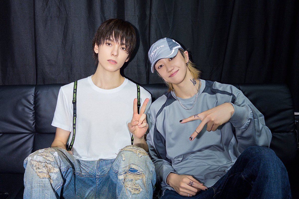 pledis_17's tweet photo. [17'S] 

캐럿들이 있고 V8이 있을 곳 
마지막의 마지막까지 sing a song

#V8
#THE8 #VERNON
#V8_LIVE #V8_LIVE_GOYANG https://t.co/Fcon8jvBqe