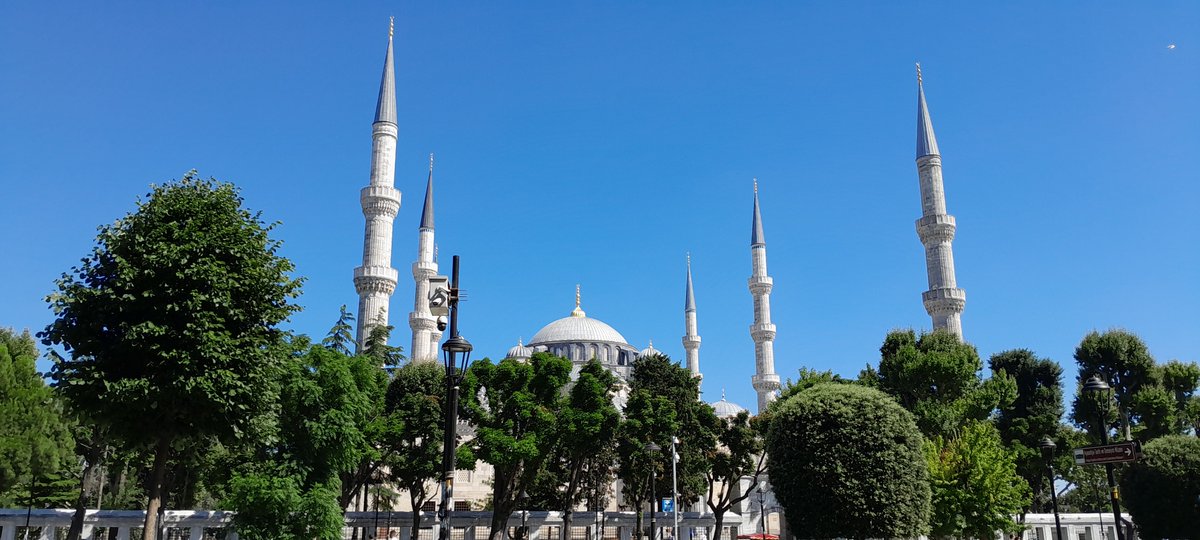 ddbusra's tweet photo. En güzel manzara :)
#sultanahmet
#istanbul #cumartesi https://t.co/eHzzMZAXAK