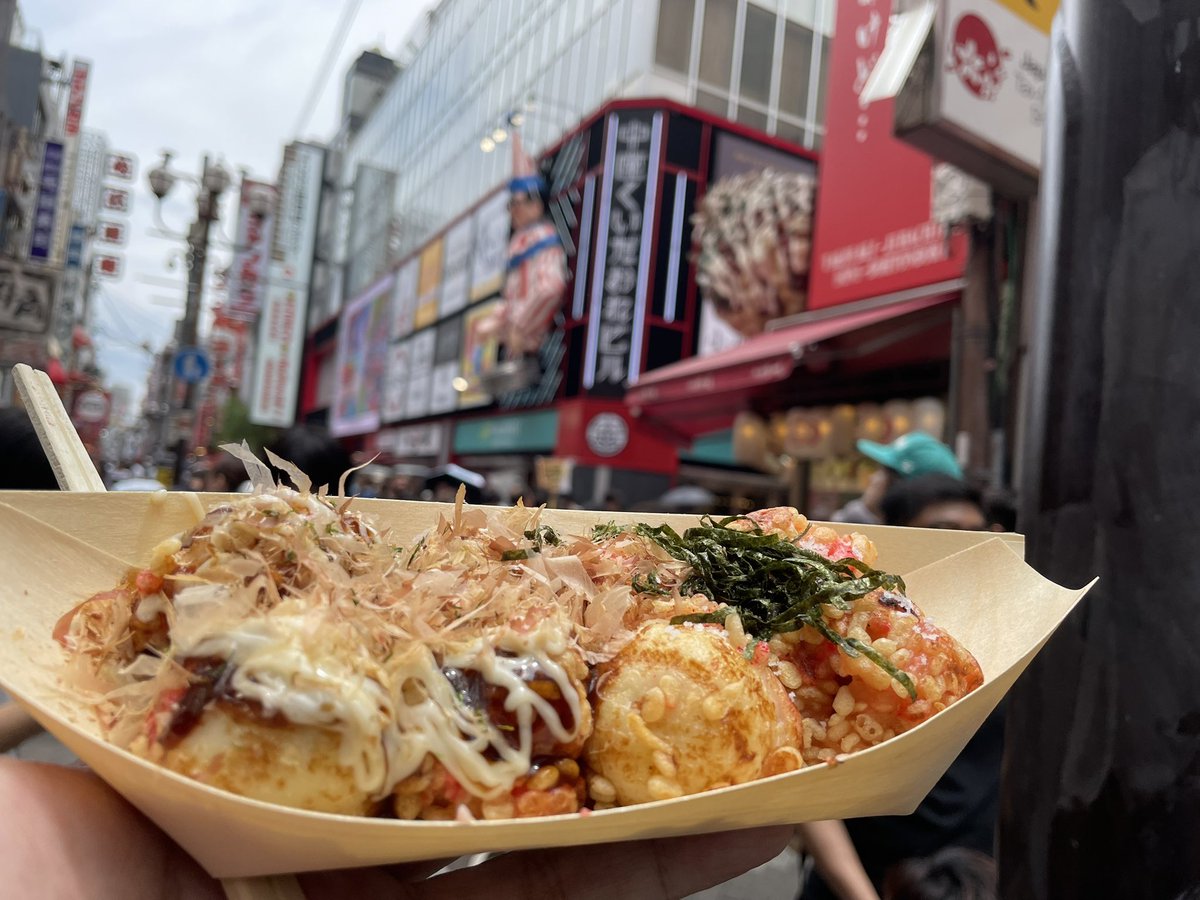 abitasionv's tweet photo. SEKAI NO OWARI 注釈付の席だったけど最高だった‼️
大阪は美味しものいっぱいで楽しかった🎶

再来週のSEKAI NO OWARIのコピーバンド「セカコピ」のライブも頑張ります😃

#セカイノオワリ
#thecinema
#ミラクルワールド https://t.co/fMFexSZHHV