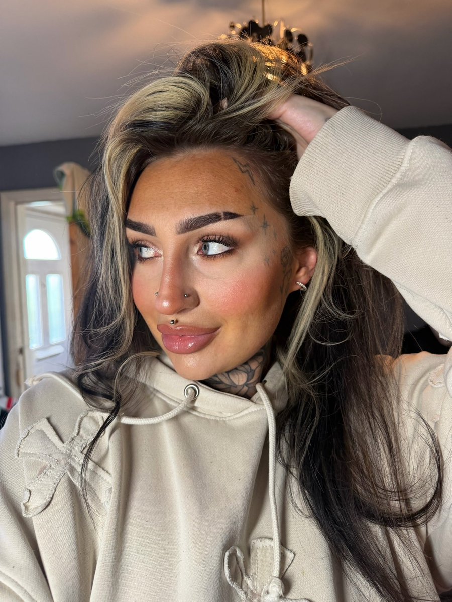 Princessjasmxox's tweet photo. Happy Saturday 💋💋💋 #wlw #contentcreator https://t.co/v0qRFXrRO5
