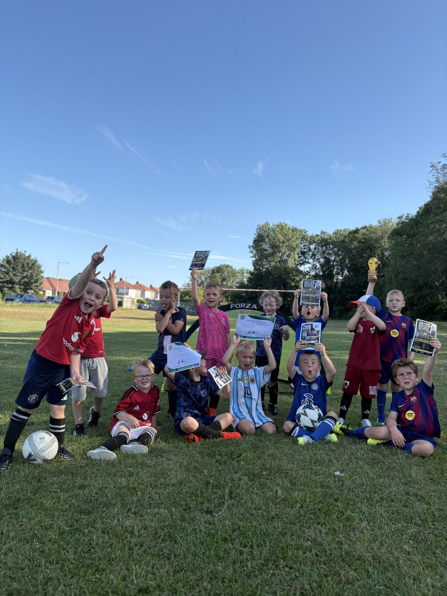 YPSoccer's tweet photo. ☀️🥵Grafting in the sun! 😎⚽️
https://t.co/ldNiglb6Op https://t.co/XytecYscln
