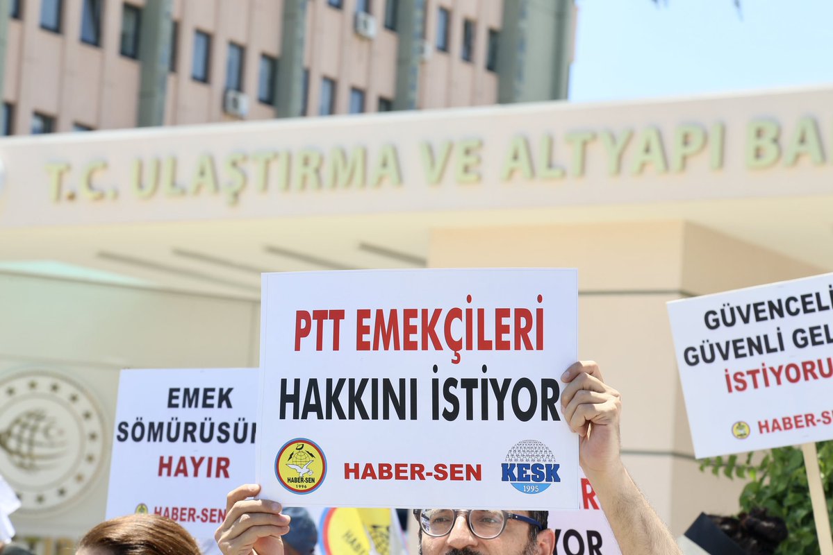 KESKHaberSen's tweet photo. PTT'de çalışan emekçiler ne istiyor....

14 Temmuzda TBMM Plan Bütçe Komisyonuna Gelecek Torba Yasada Posta Emekçileri Haklarını İstiyor...

@UABakanligi @hakangulten @PTTKurumsal @a_uraloglu 

✓Mezuniyete  Göre  Atama  ve  Hakların  Korunması:  

399  saylı  KHK  kapsamında  çalışan emekçiler diğer kamu kurumlarına geçişlerinde, keyfi uygulamalarla  mağdur edilmeden, mezuniyet alanlarına uygun kadrolara ve objektif kriterler esas alınarak atanması sağlanmalıdır.

@ulasskarasu @YS_Turkoglu @zekiirmez