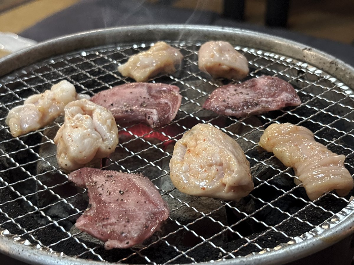 ysk_knd's tweet photo. 偶然近くに居たから的な焼肉の会

久々のワニのお肉を頂いた🍖 https://t.co/wLxfjDTV7Z