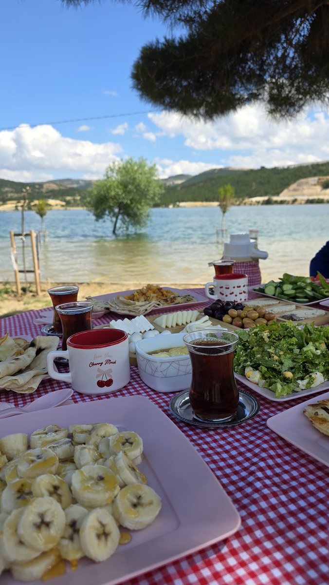 Büşra Günder tweet media