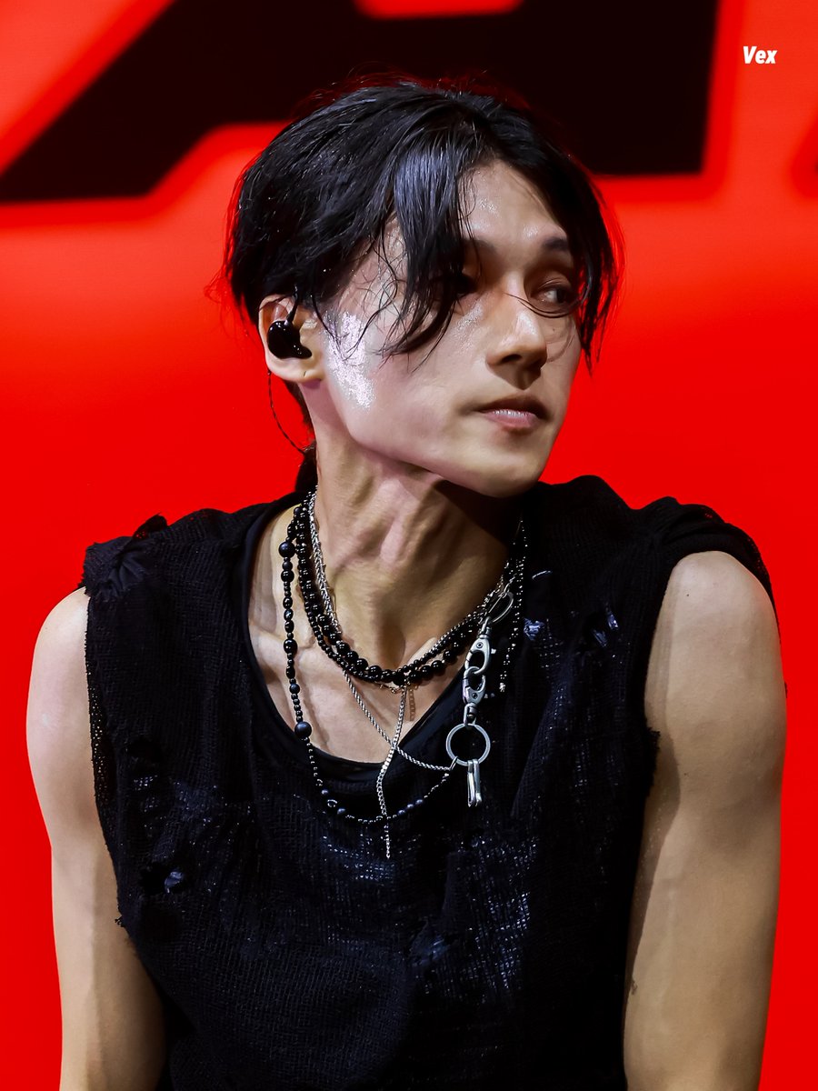 THE DETAILS IN THIS WOOYOUNG PIC OMG