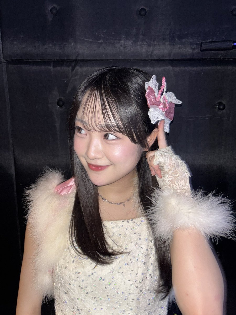 Mao_Takahashi25's tweet photo. 本日は #AKB19期生_ギンガムコン １日目ありがとうございました~‼︎
緊張してたのですが、みなさんに会えてとっても幸せな気持ちなれました💓
「ガラスのI LOVE YOU」の衣装とっても可愛いかったです‼︎
「蕾たち」も21期みんなで披露させていただきました！
感想などなど待ってます🤍 https://t.co/IdWx3LYwBV