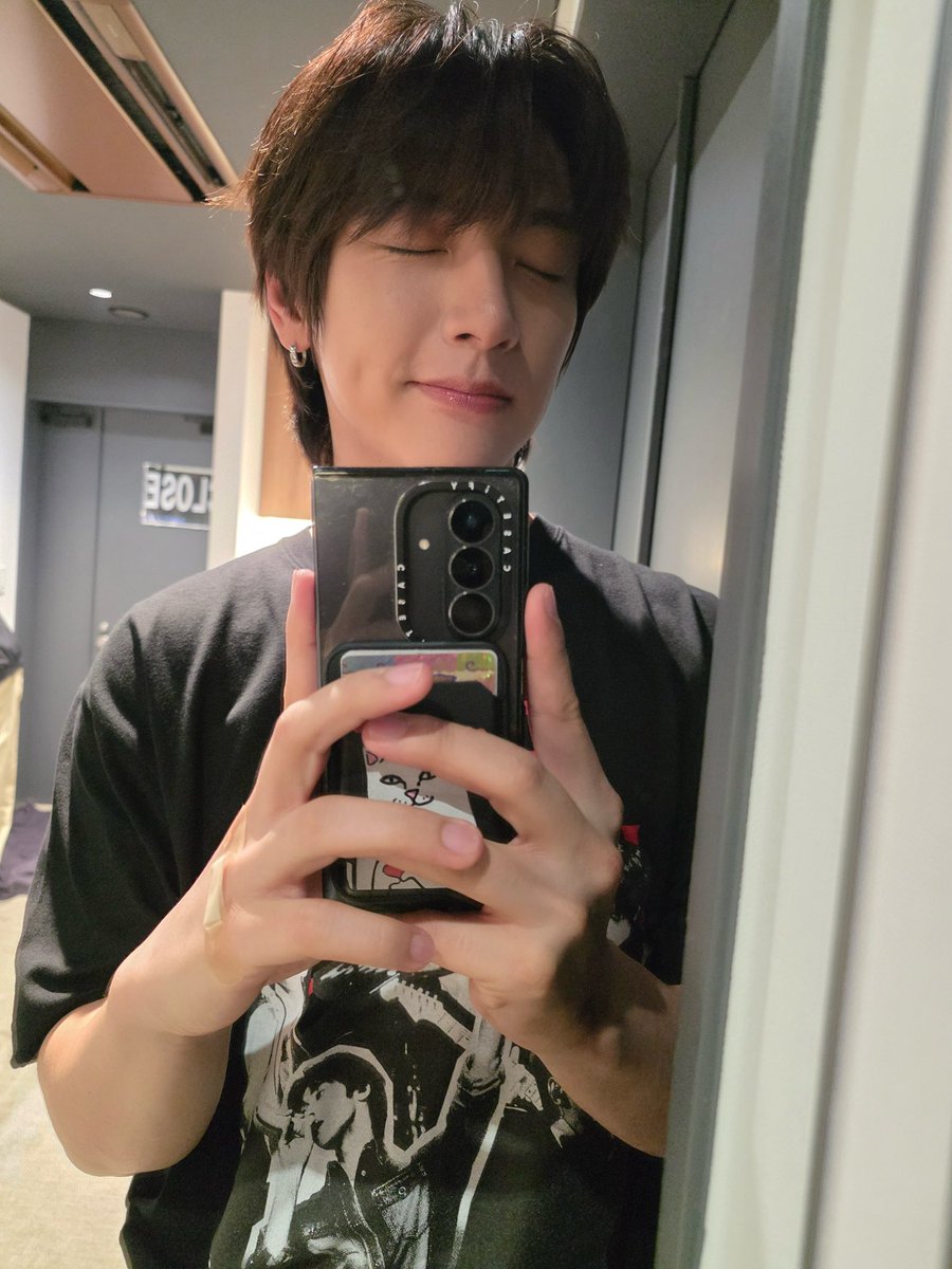 NFlyingofficial's tweet photo. 밴드킹덤 in JAPAN DAY1

#NFlying #엔플라잉 #김재현 #KimJaeHyun https://t.co/vuYdxn6XdM