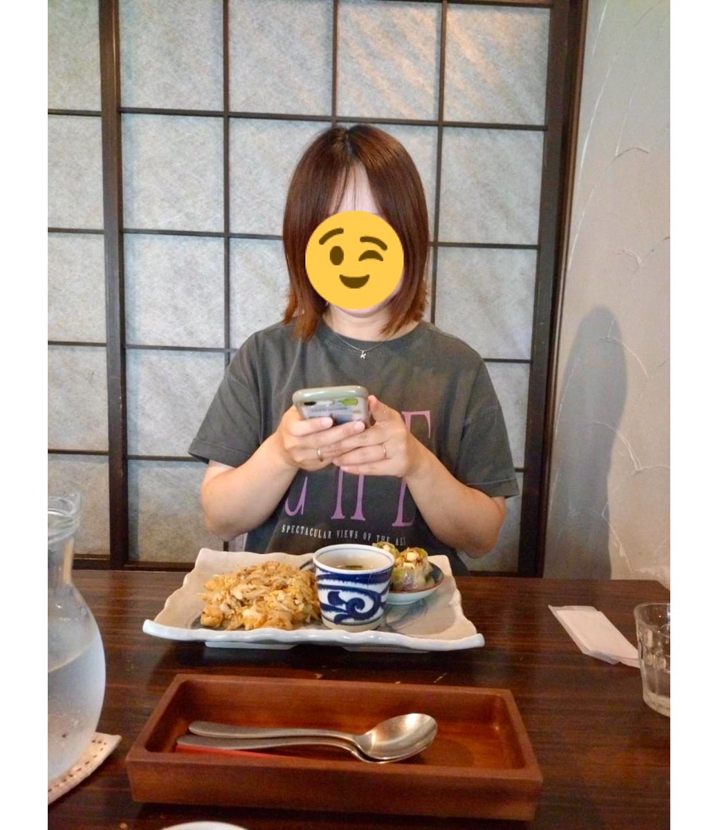 _sa__kana's tweet photo. ネックレスのイニシャルについて。昨日は友人から、今日は夫から突っ込まれました🫰🏻私、kanaなので😁
最近髪切りました🎶 https://t.co/iMUIPlwoB3