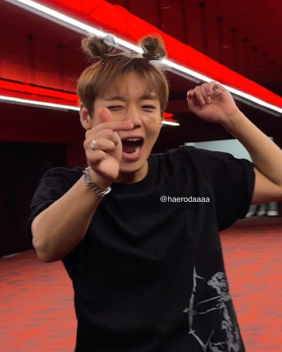 haerodaaaa's tweet photo. ㅋㅋㅋㅋㅋㅋㅋㅋㅋㅋㅋㅋㅋㅋㅋㅋㅋ 
260711 #박지훈 FANCON
[RE:FLECT] IN BANGKOK 하바회

지후나 움쬳 ♡₊⁺ https://t.co/hcn8v9u5dc