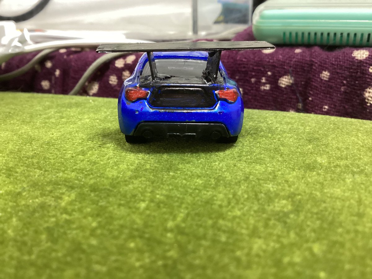 トミカ改造 BRZのトミカ、改造してたらめっちゃ良いウイングできた。 総制作時間