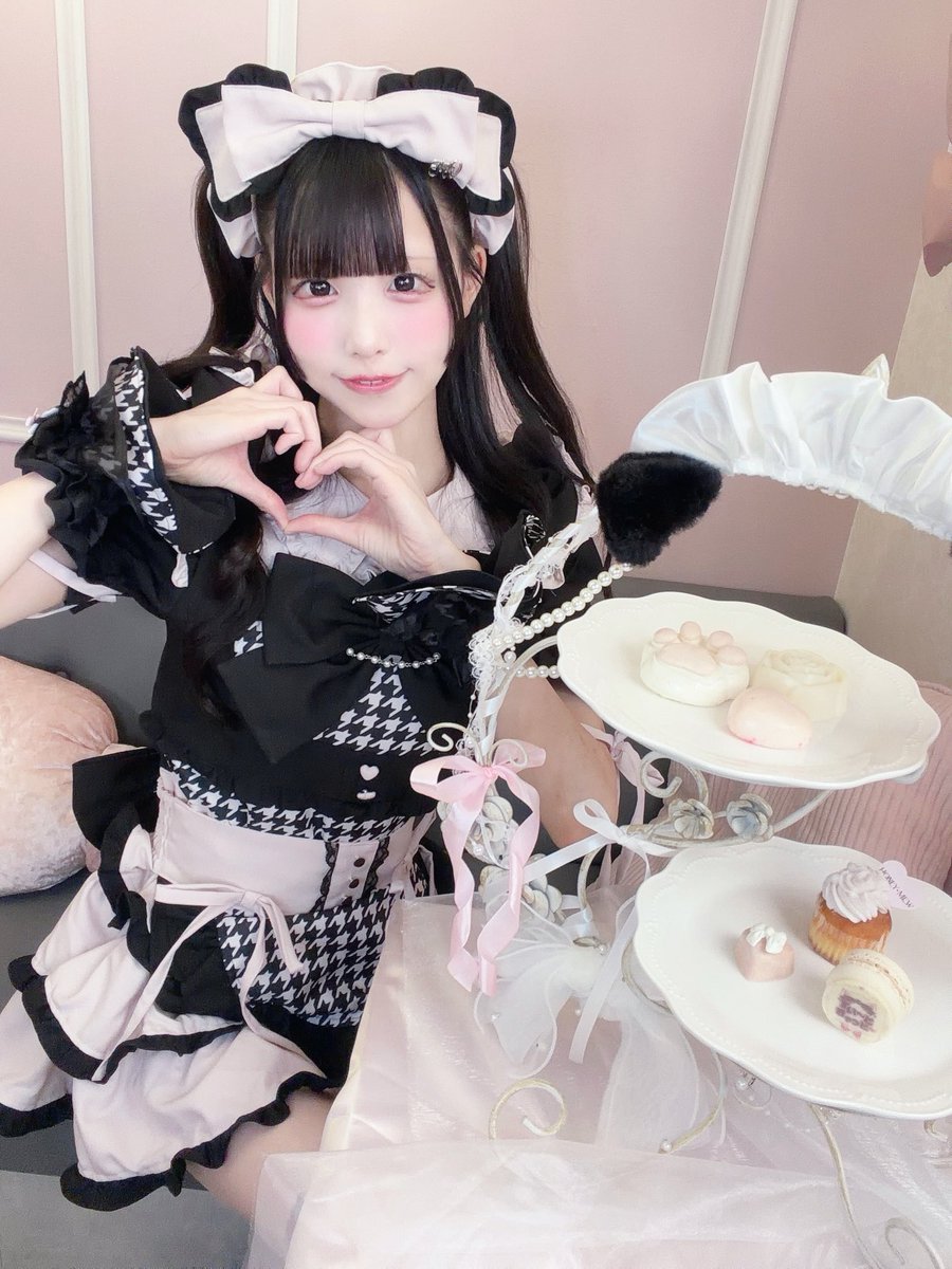 にゃんにゃん🐈‍⬛ . .⋆𝜗𝜚 ┈┈┈ ⋯ ┈┈┈ 𝜗𝜚 . すい〜ときゃっ