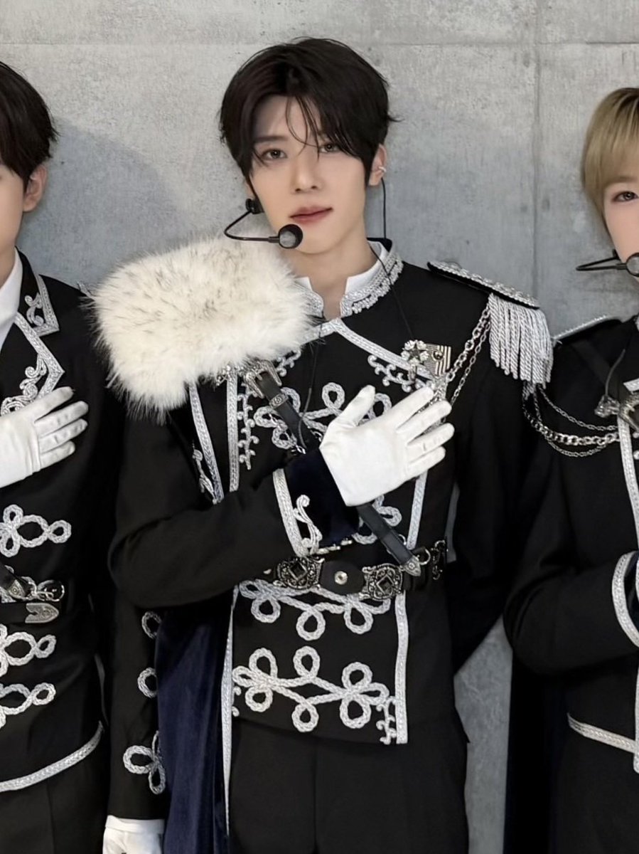 찬 tweet media