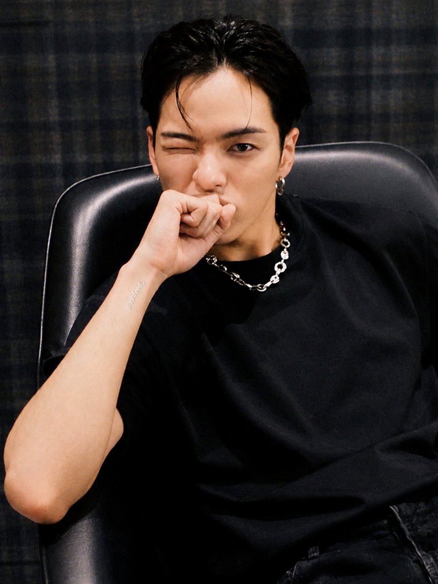 yjhfeed_'s tweet photo. if looks could perform. https://t.co/lHzJVB5JYF