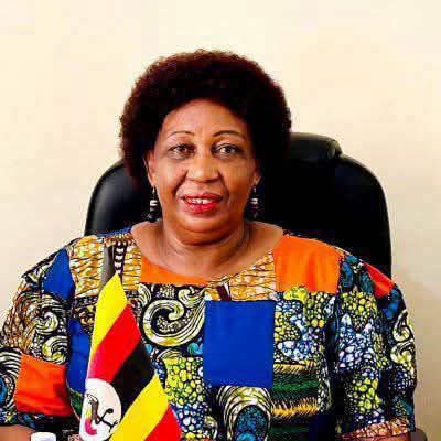 SusanMugabi's tweet photo. Atakulaba Yakugeya . Chair Woman, What happened to the Chair??? https://t.co/OWTwtzt2h9
